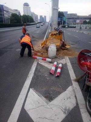 徐東高架橋上限高架被撞斷 環衛緊急處理保道路通暢