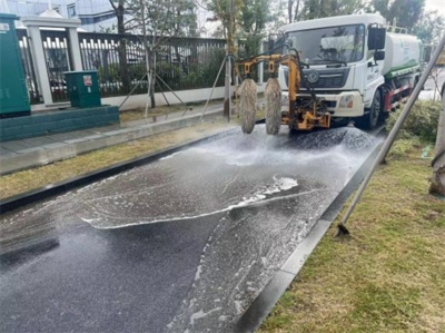 節日我在崗|將行動化為"最深情的告白"!鹽南"城管藍"閃耀市容管理一線