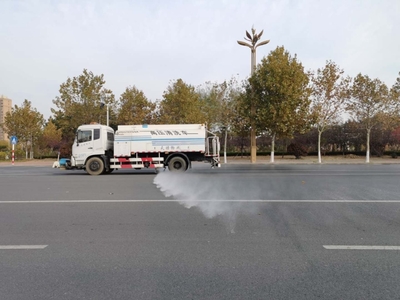 煙臺高新技術產業(yè)開發(fā)區(qū) 部門動態(tài) 高新區(qū)綜合行政執(zhí)法局用“繡花功夫”做好城市道路深度保潔