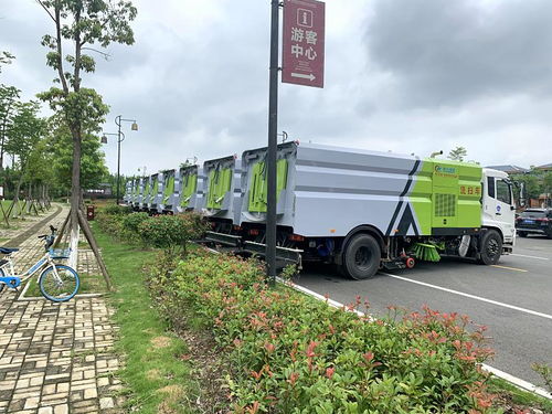 城市道路清潔好幫手,集灑水 掃路 沖洗為一體的多功能道路清潔車,東風天錦18噸洗掃車