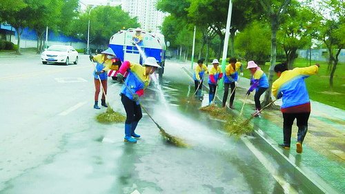 廈門市區(qū)主干道每周清洗一次 道路洗出清新容顏(圖)