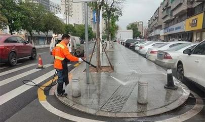 1700名環衛人全面發力 潔凈開福迎“五一”