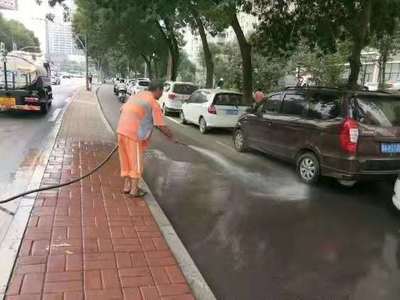 不斷加強精細化 濟南城管全面提升道路保潔作業