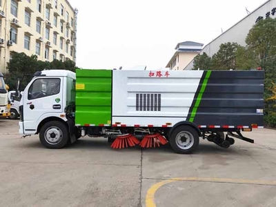 九江市福田掃路車多少錢 _慶鈴道路清掃車多少錢