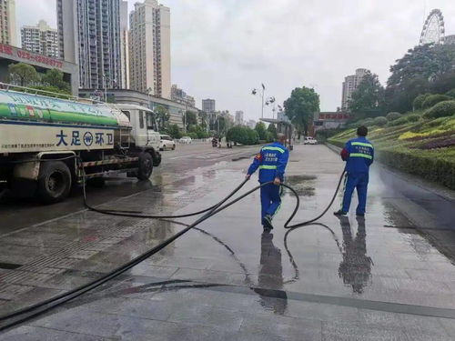 大足區環衛所加強城區道路精細化沖洗作業