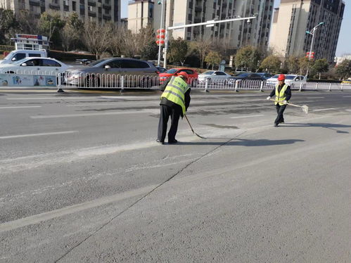 薛城區(qū)綜合行政執(zhí)法大隊(duì)及時(shí)清洗道路 大花臉