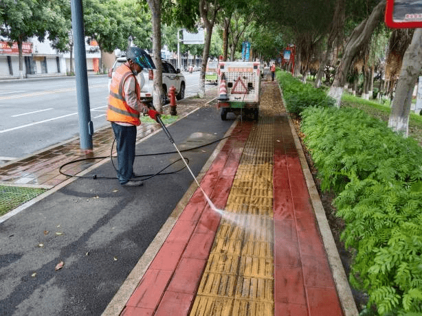 雨停人不歇!惠安開展雨后城市清淤保潔專項(xiàng)整治行動(dòng)