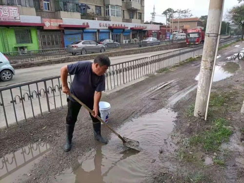 軍華園社區 清理道路淤泥 確保道路暢通