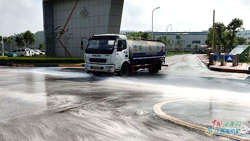 信豐 加大道路清掃保潔力度 建設 美麗宜居整潔文明 城市