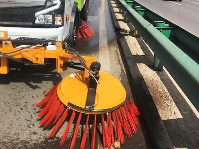 打草機,道路清掃車,綠籬打草機,道路環(huán)衛(wèi)清掃機,護欄清洗機