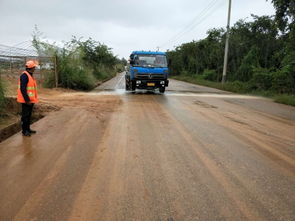 呈貢區交通運輸局全面開展道路清洗保潔工作