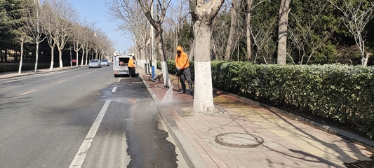 車行道每天沖洗2-4次,100%實現機械化作業!萊山區開展道路保潔“大清掃”活動