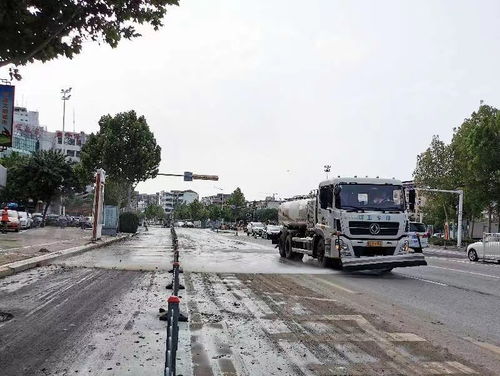 德州環衛 清理積水落葉 確保道路整潔