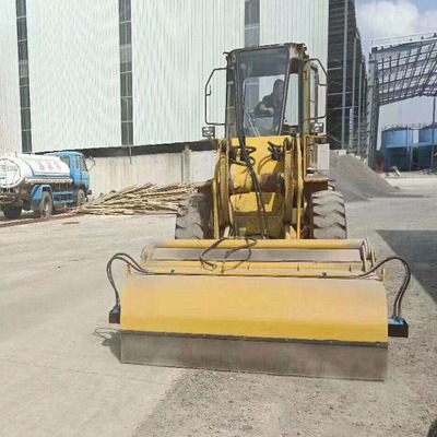 廈工鏟車改裝清掃車 多功能設備提升道路清掃與垃圾清運效率