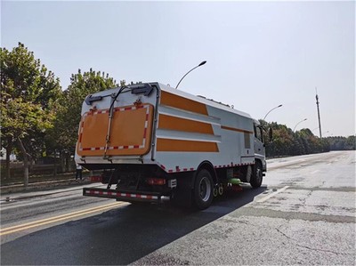 程力道路清潔車 品質(zhì)優(yōu)良，銷量廣受歡迎